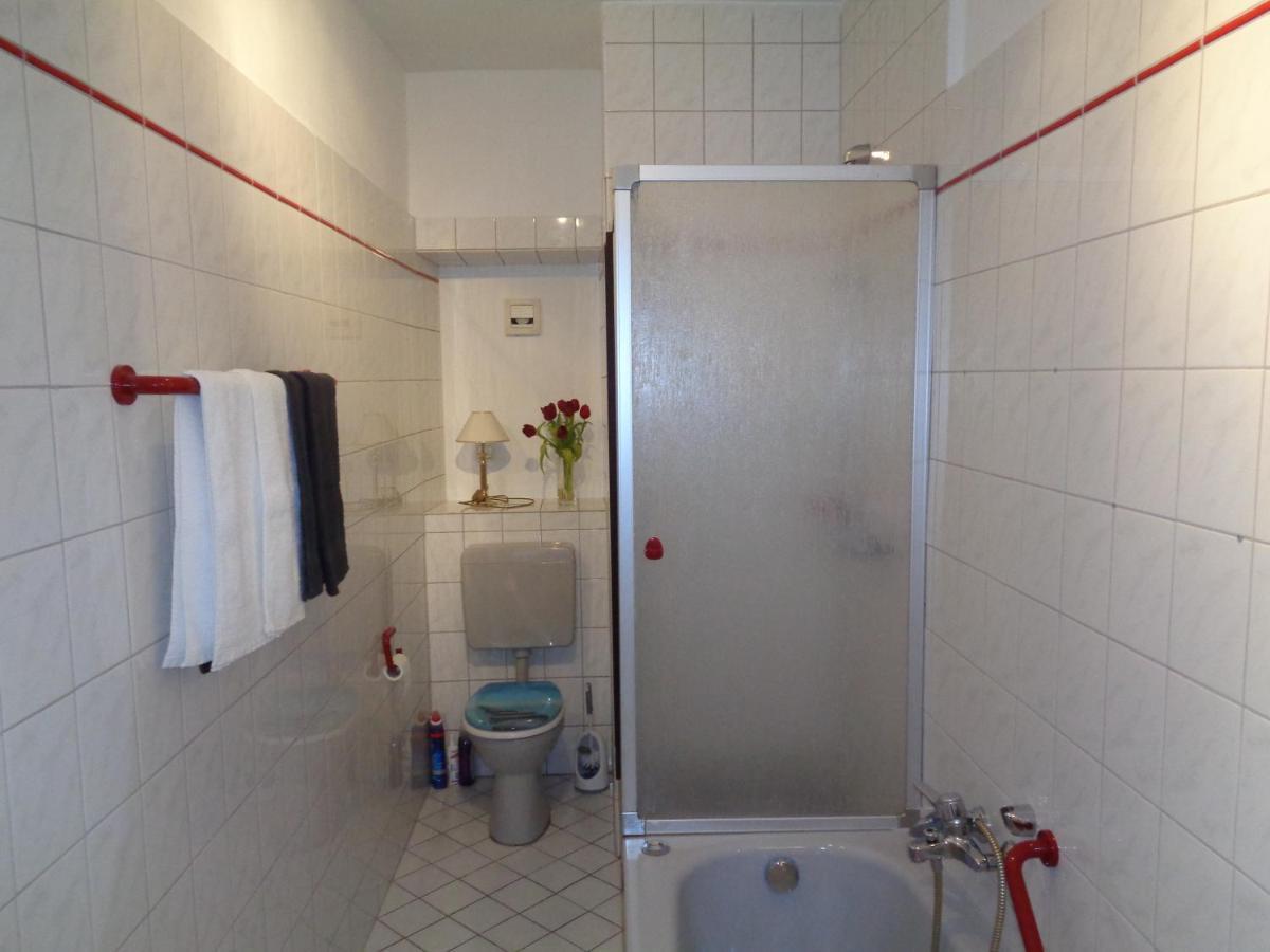 Ferienwohnung Altes Pfarrhaus Mit Flair Und Moselblick برونبيبيرغ المظهر الخارجي الصورة