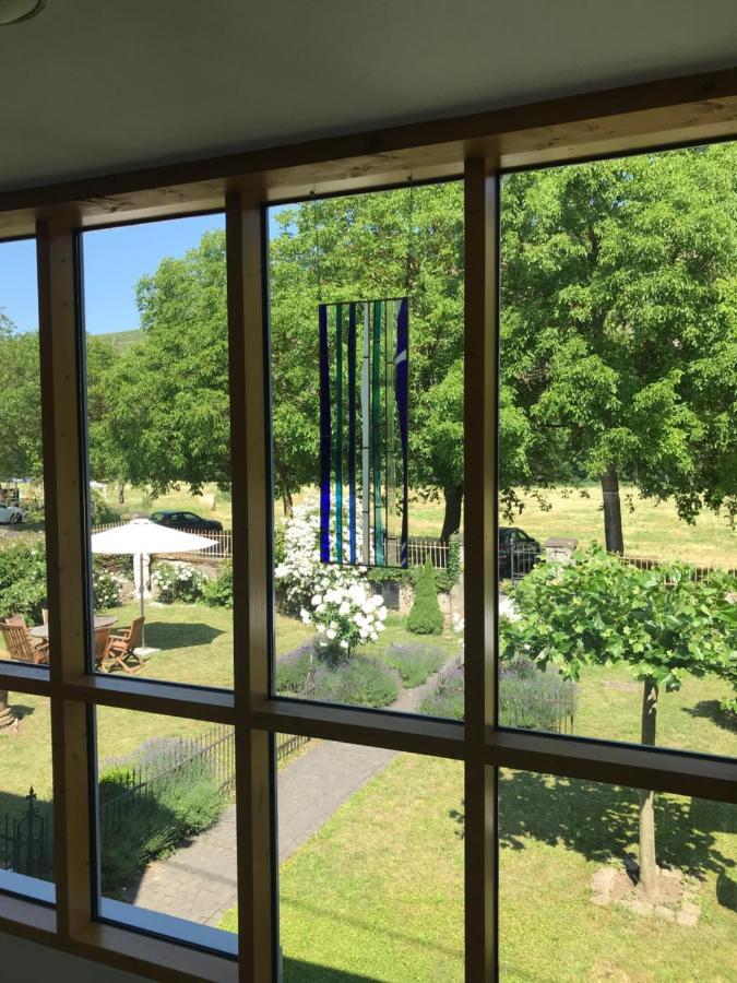 Ferienwohnung Altes Pfarrhaus Mit Flair Und Moselblick برونبيبيرغ المظهر الخارجي الصورة